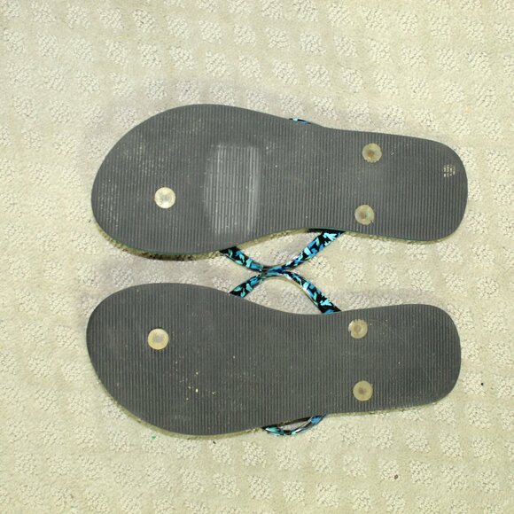 Vera Bradley High Quality Blue Floral  Sandals Wm 7/8  Flip Flop’s Thongs NWOT - Picture 5 of 5